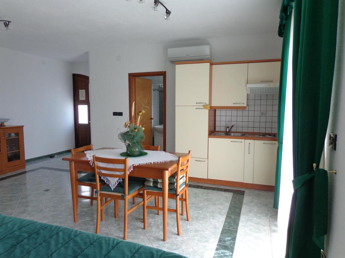 Apartmens Alenka Ровінь Номер фото