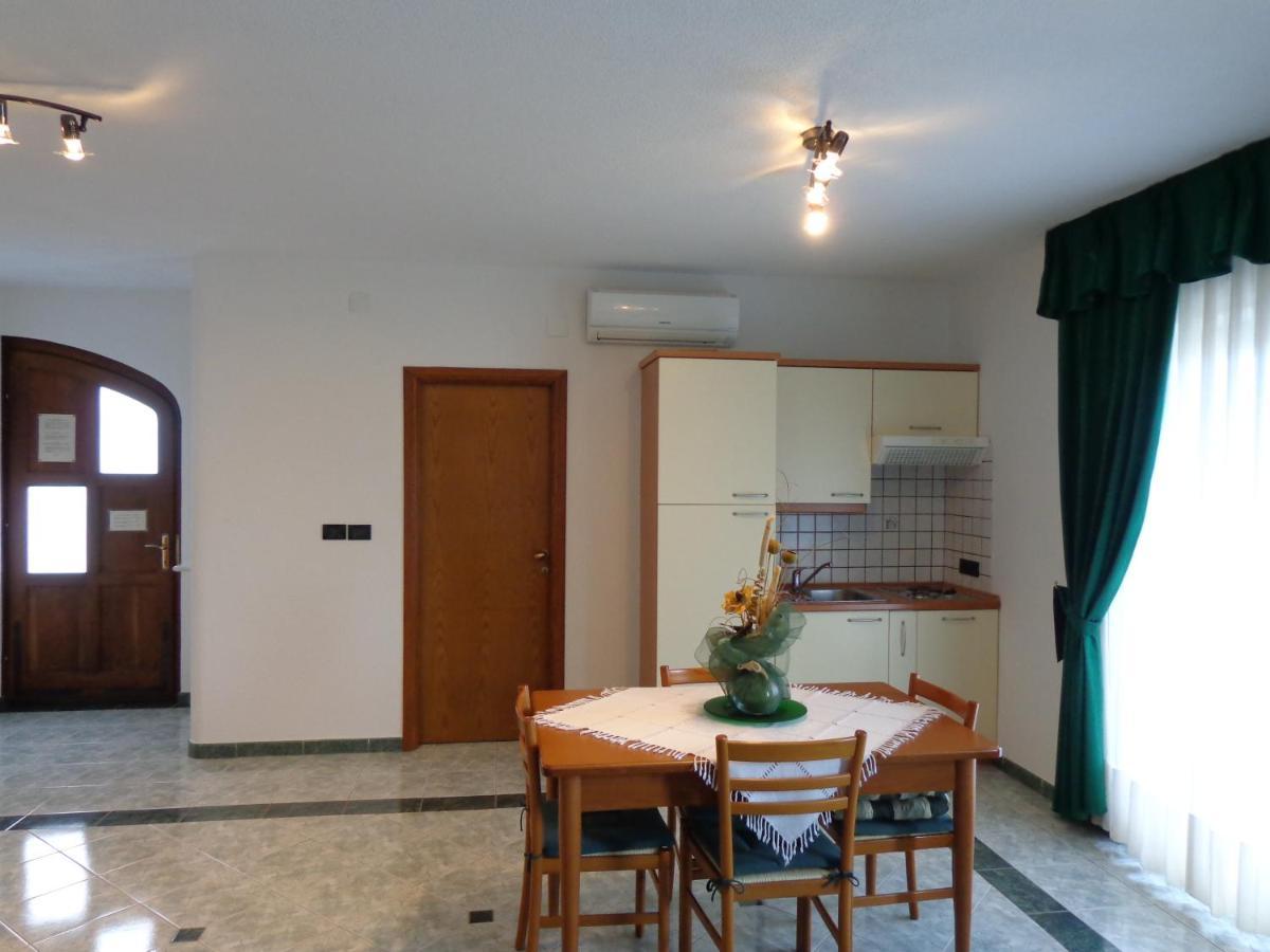 Apartmens Alenka Ровінь Номер фото