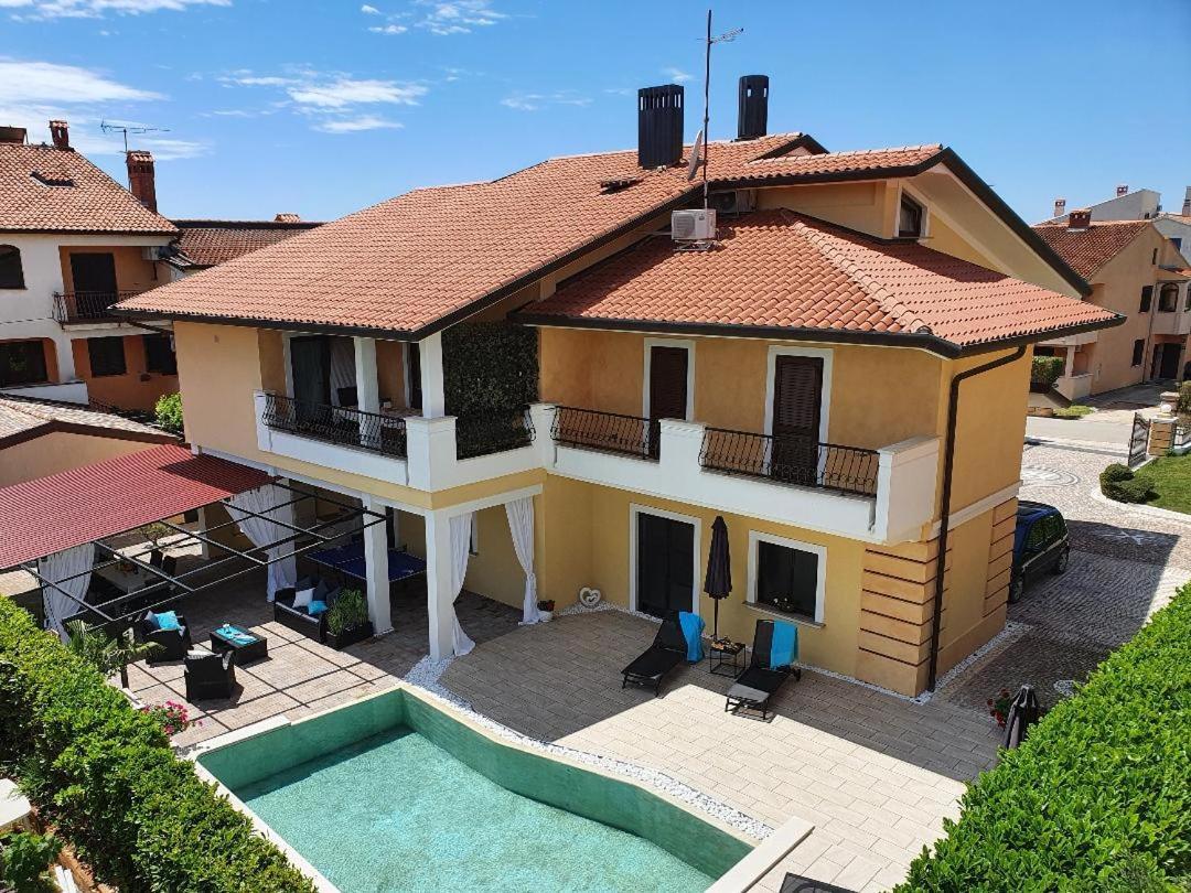 Apartmens Alenka Ровінь Екстер'єр фото