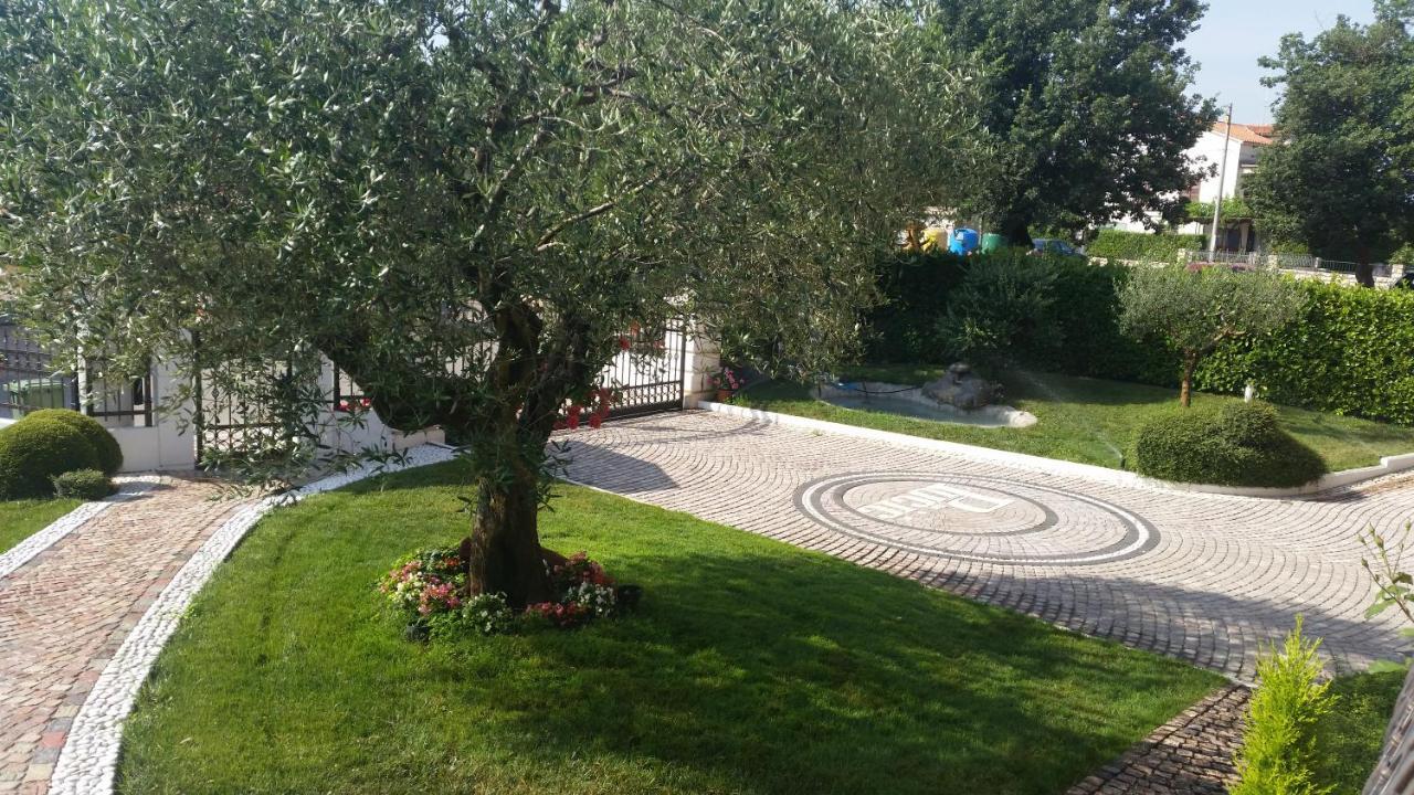 Apartmens Alenka Ровінь Екстер'єр фото